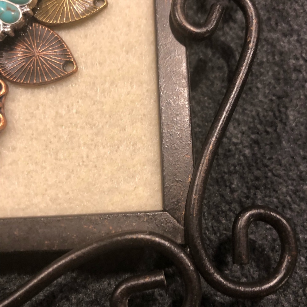 FRAMED JEWELRY ART COLLAGE IN VINTAGE FILIGREE FRAME HANDMADE UNIQUE OOAK ๐ - Picture 13 of 14